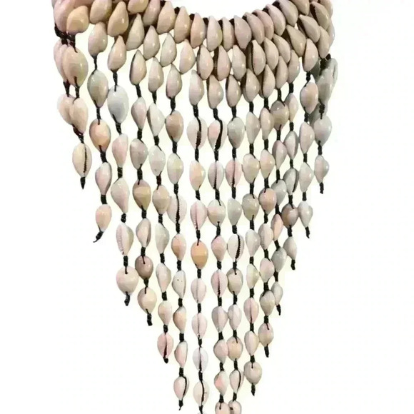 Cowie Shell Necklace - Picture 1 of 1